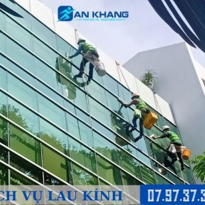 VỆ SINH LAU KÍNH TẠI NGÔ QUYỀN